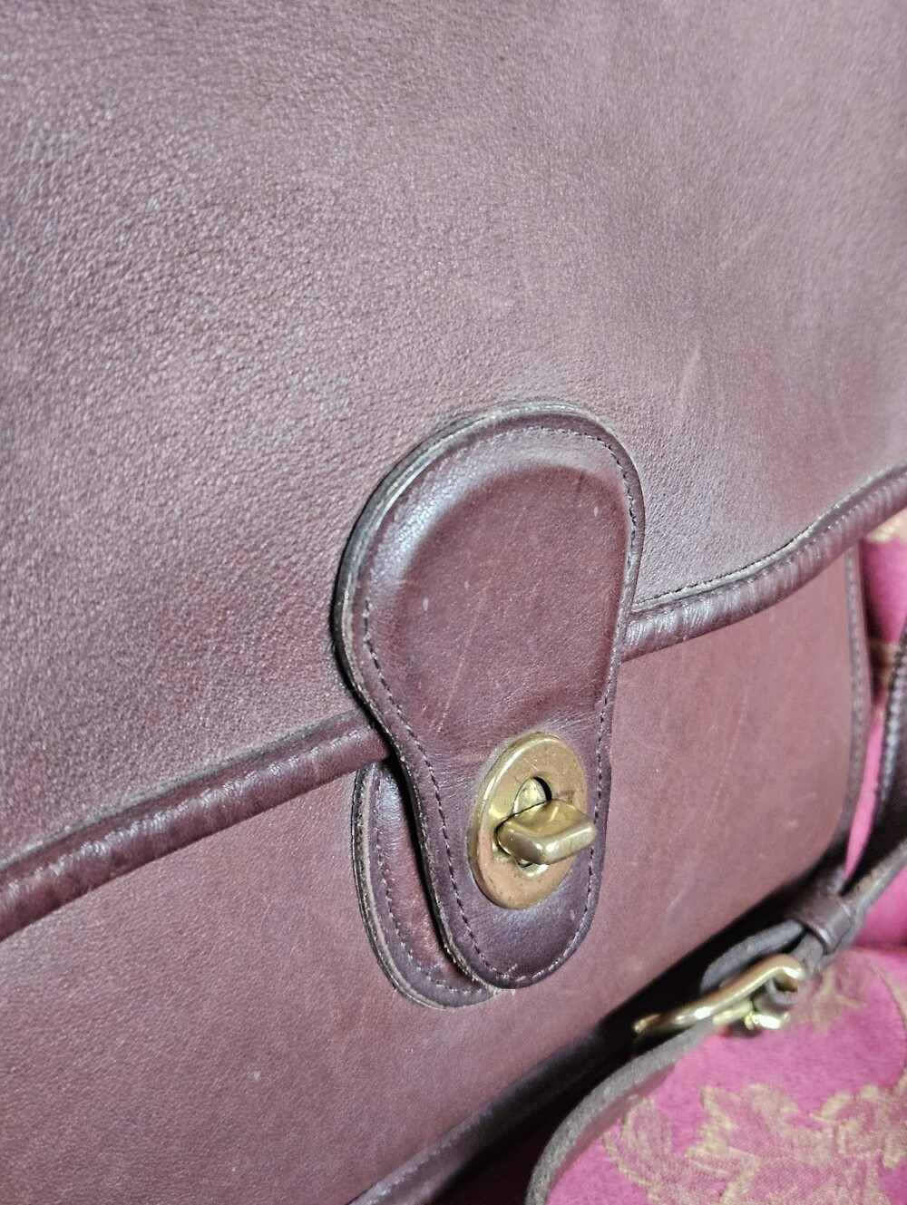 Vintage Coach Willis Bag, Style Number 9927. - Picture 2 of 16